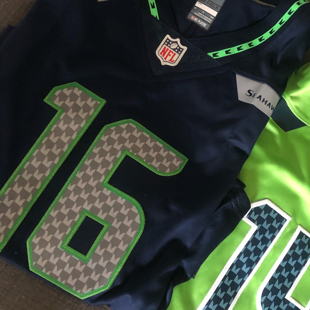 Women’s seahawks Tyler Lockett engraved jersey